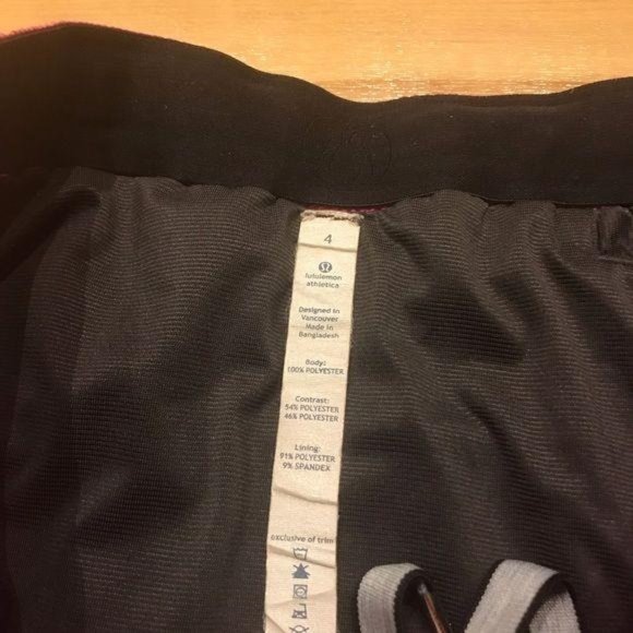 Lululemon Pink Striped Run Roll Down Shorts Size 4 - Picture 7 of 7